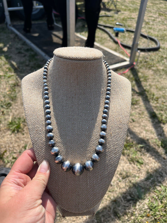 18 inches Graduated Navajo Pearl Necklace